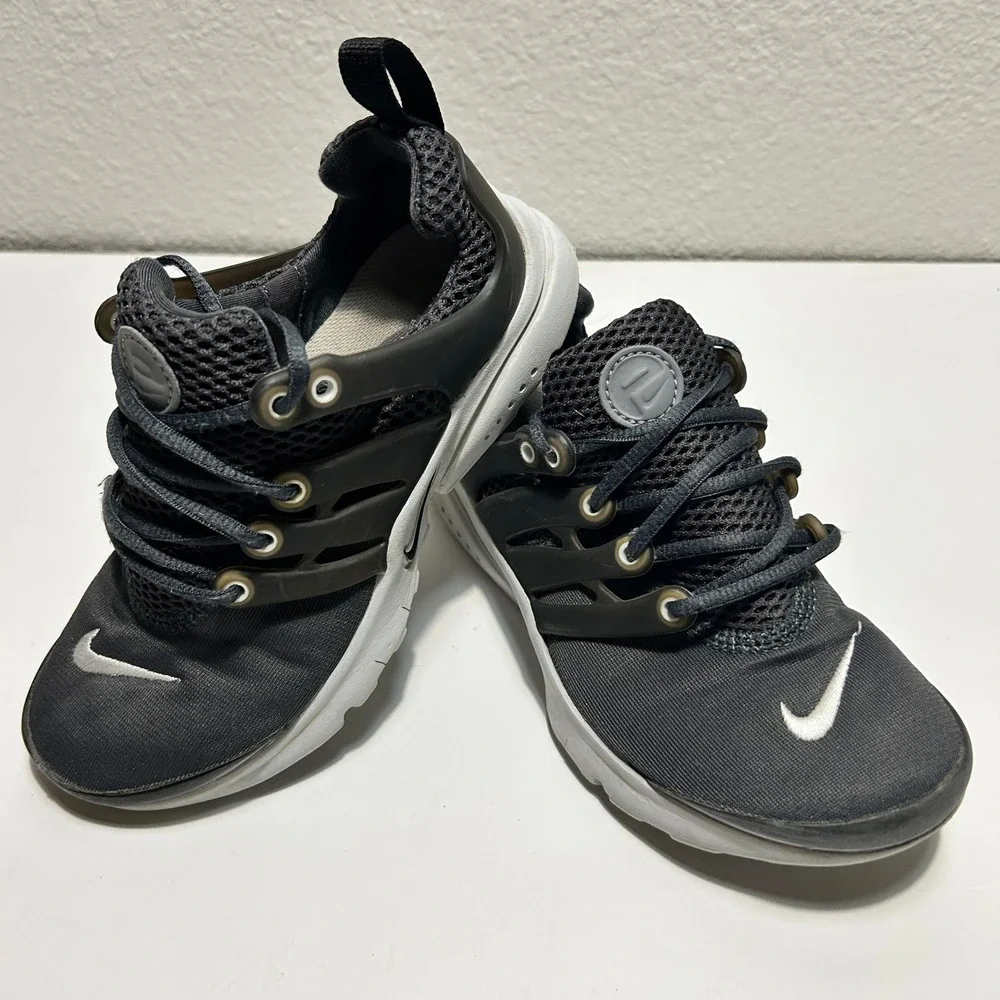 Nike Air Presto Black White Kids Running Shoes 844766-015 Size 1Y